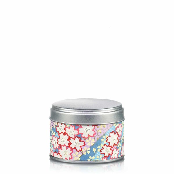 Petite boite à thé aux motifs de fleurs stylisées
