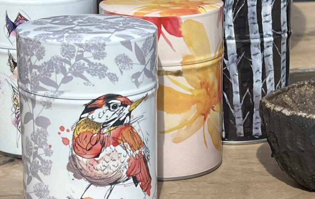 cajas decoradas por Léa Médine