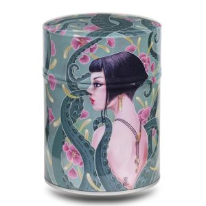 C-193-boite-the-illustree-C-tentacules Boite à thé en métal illustrée d'une jeune femme entourée de tentacules sur fond vert