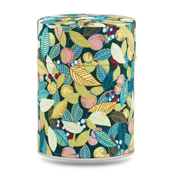 D-114-boite-the-washi-tajimi Boîte à thé artisanale Tajimi 100 g, recouverte de papier washi vert profond aux feuilles dorées et baies rouges, couvercle assorti décoré.
